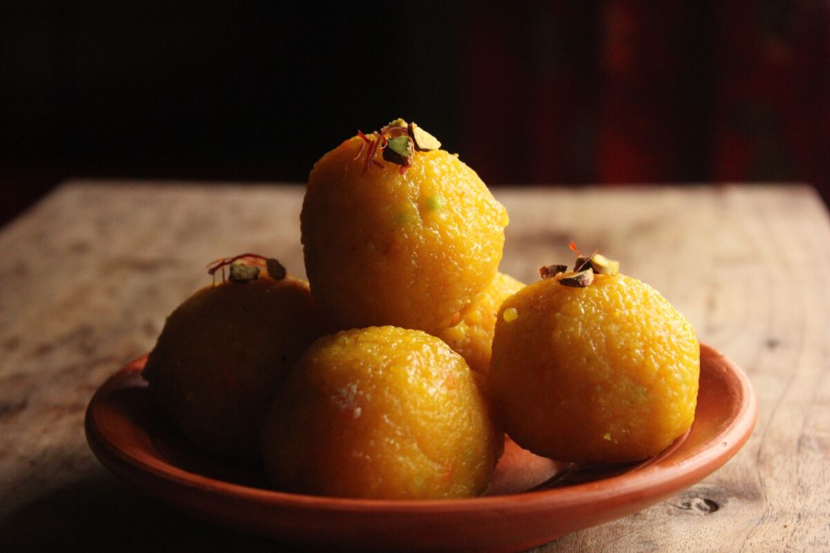 Diwali 2026 : date, sens de la fête et douceurs indiennes à cuisiner
